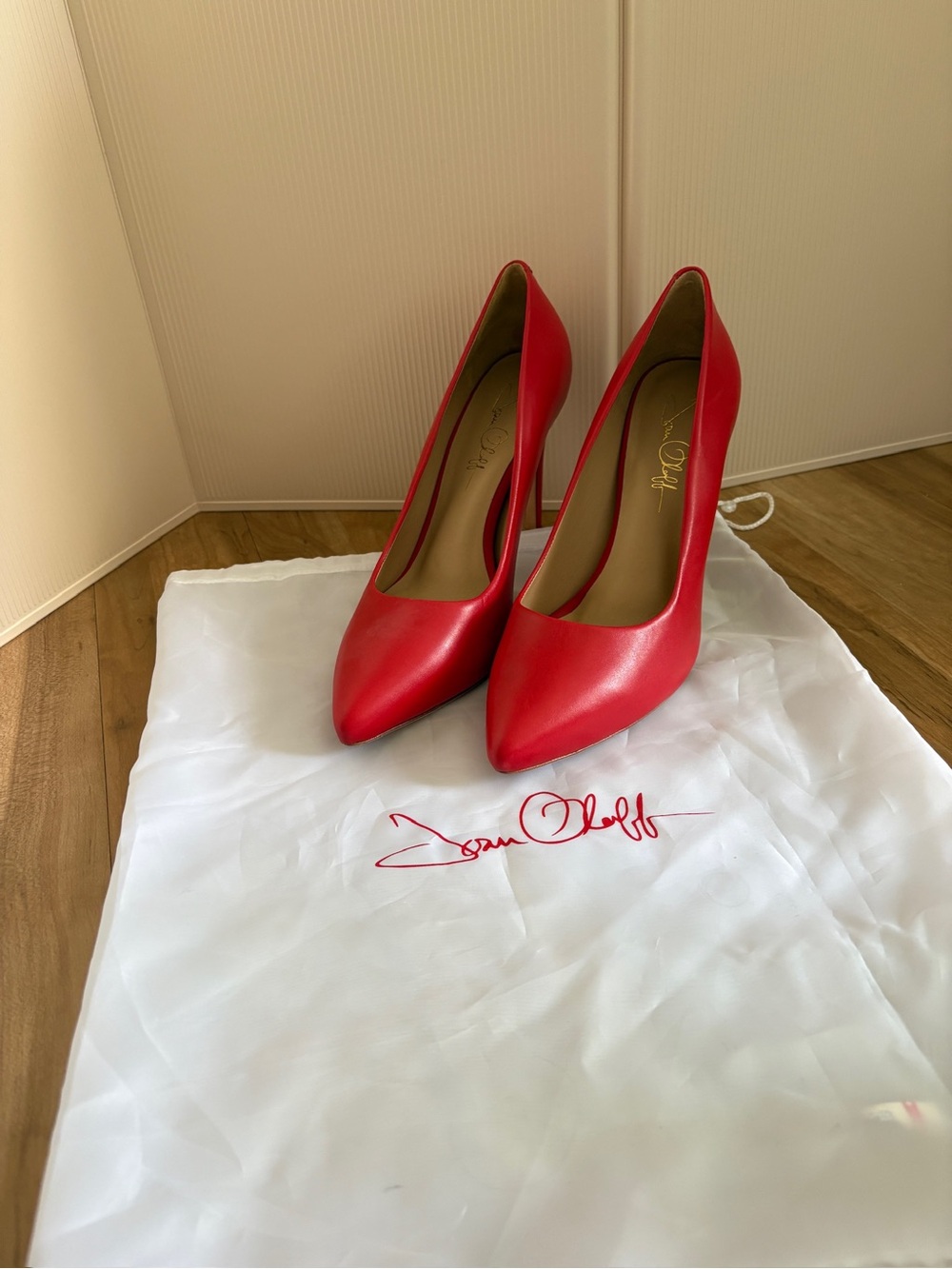 Joan Oloff Rose Red Hot Lux Nappa Size 9